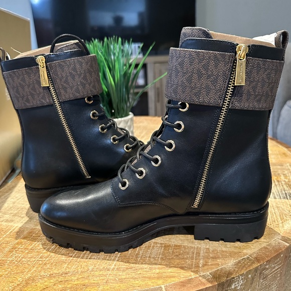 NWT MICHAEL Michael Kors Womens RORY MK Signature Lace Up Booties Black Size 10 - Picture 5 of 10